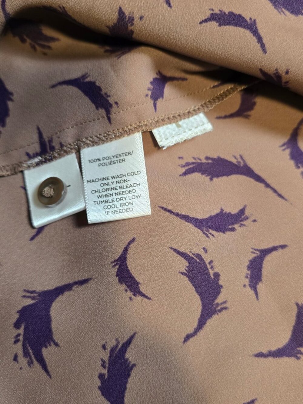 Loft Women’s Brown Sleeveless Button Up Purple Feather Pattern Tie Neck BlouseXS - Picture 12 of 12